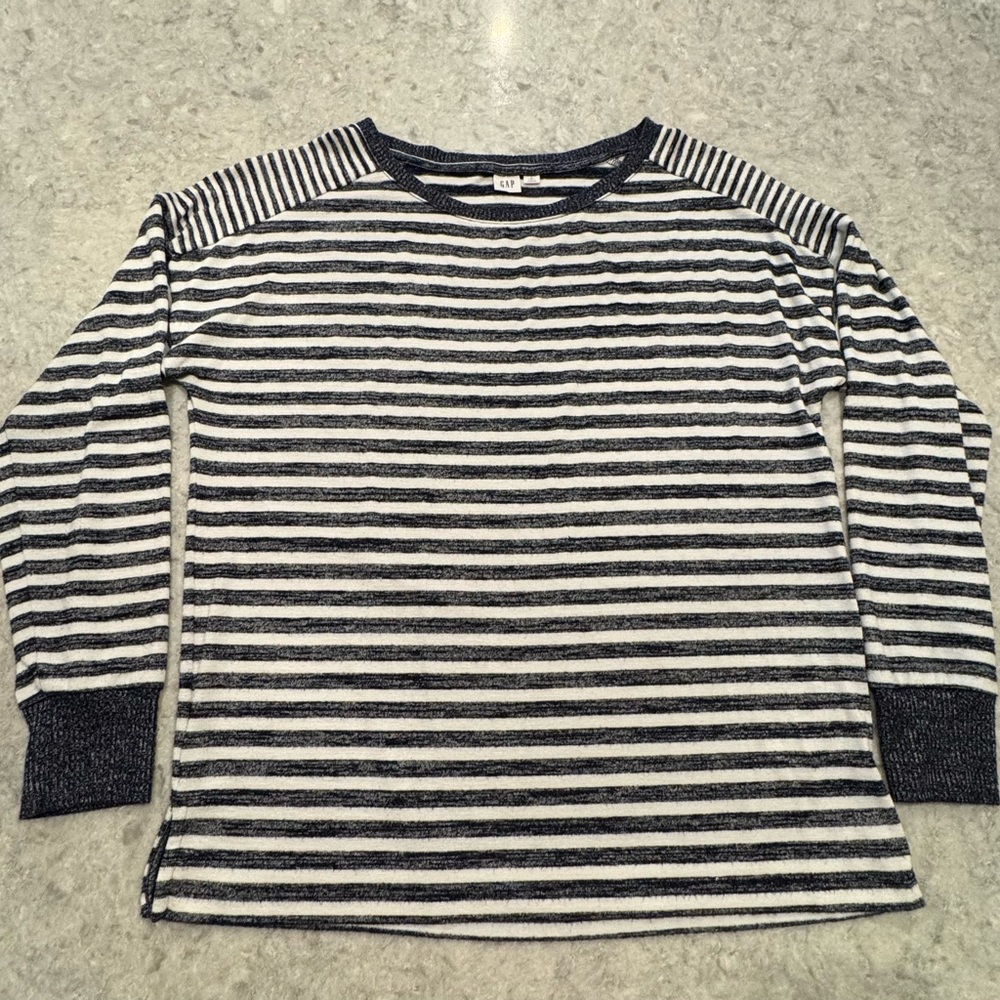 EUC GAP Navy and White Striped Lightweight Sweater